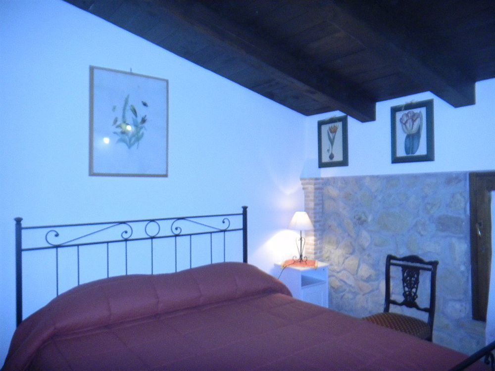 Il Casale Delle Ginestre Lejlighedshotel Castel San Pietro Romano Eksteriør billede