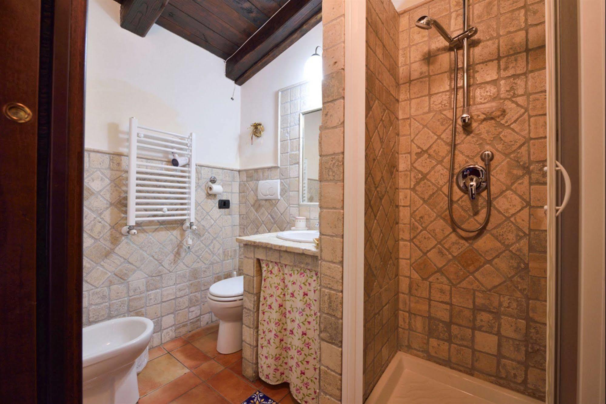 Il Casale Delle Ginestre Lejlighedshotel Castel San Pietro Romano Eksteriør billede