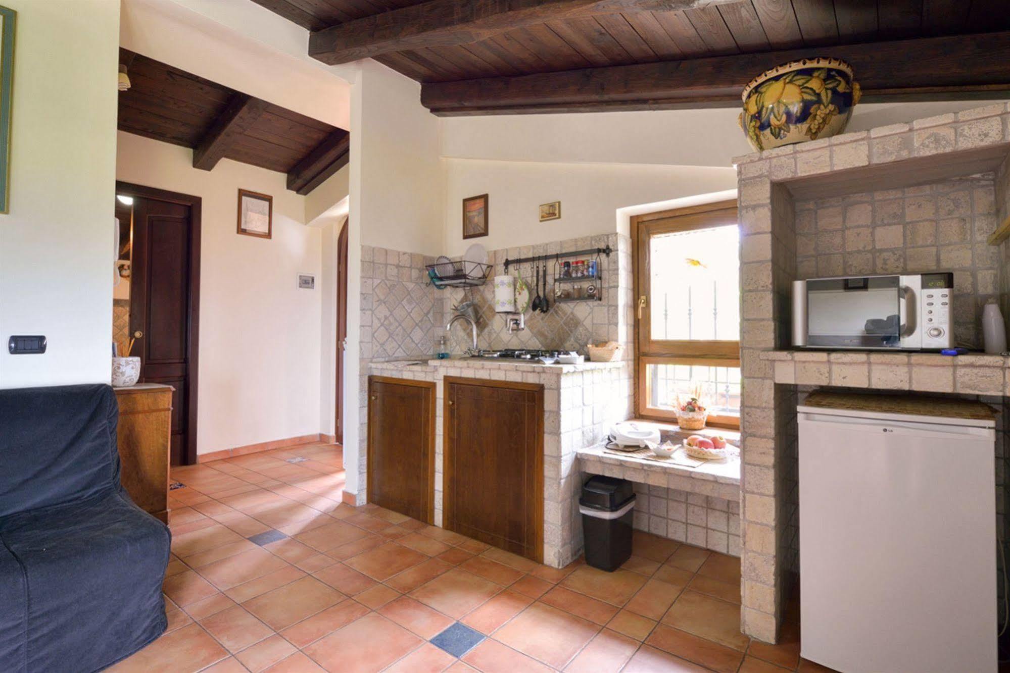 Il Casale Delle Ginestre Lejlighedshotel Castel San Pietro Romano Eksteriør billede